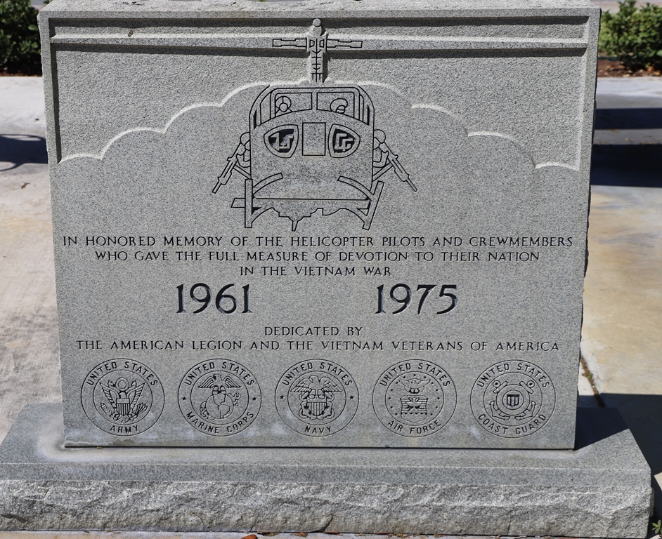 VIETNAM HELICOPTER PILOTS AND CREWMEMBERS MEMORIAL STONE