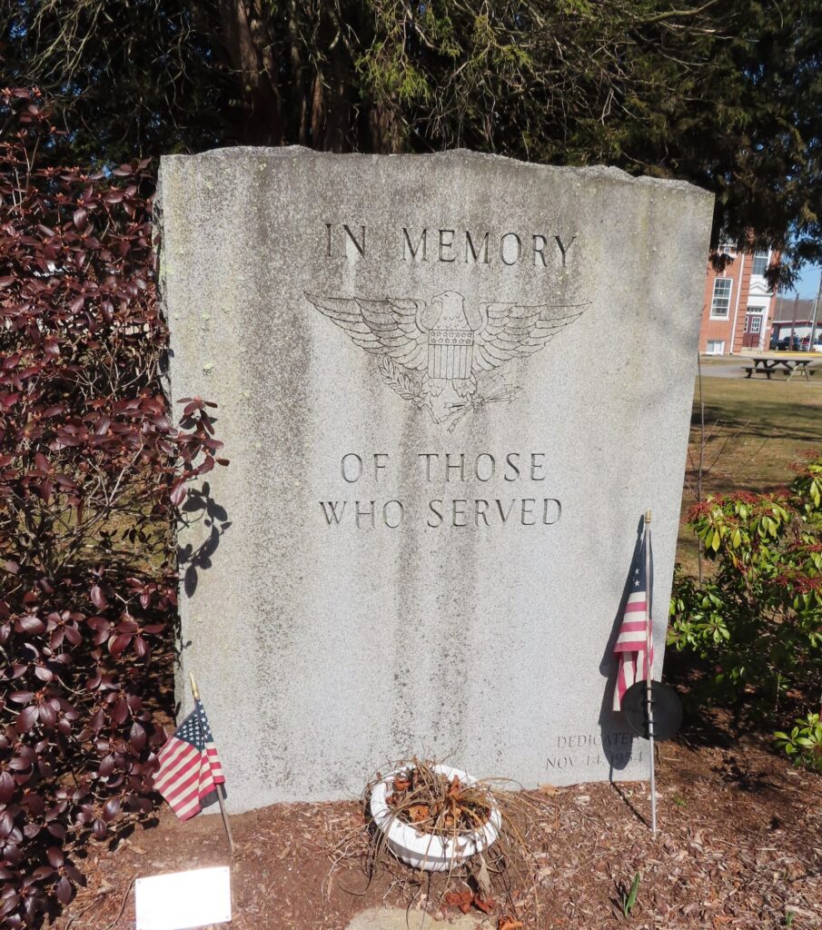 EAST LYME VETERANS MONUMENT