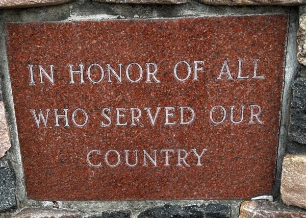 LAKESIDE CEMETERY VETERANS MEMORIAL STONE