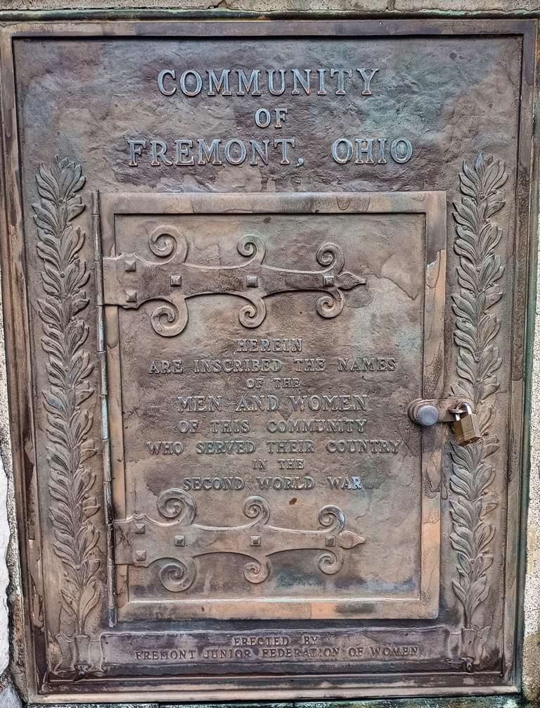 COMMUNITY OF FREMONT, OHIO SECOND WORLD WAR MEMORIAL PLAQUE