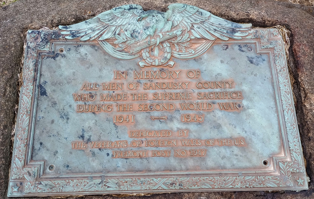 SANDUSKY COUNTY SUPREME SACRIFICE SECOND WORLD WAR MEMORIAL PLAQUE