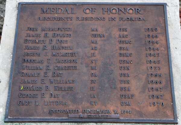 MEDAL OF HONOR RECIPIENTS RESIDING IN FLORIDA MEMORIAL PLAQUE
