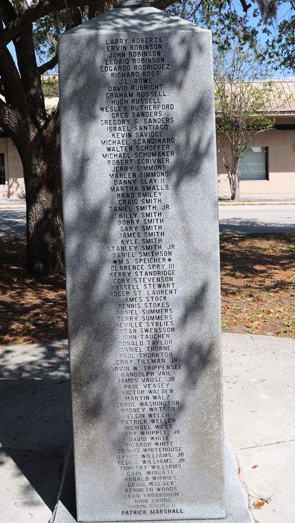 AVON PARK DESERT SHIELD DESERT STORM MEMORIAL SIDE D