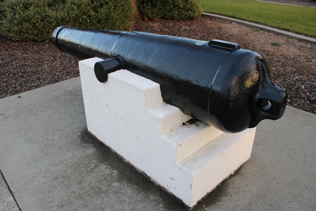 USS INDEPENDENCE CANNON MEMORIAL