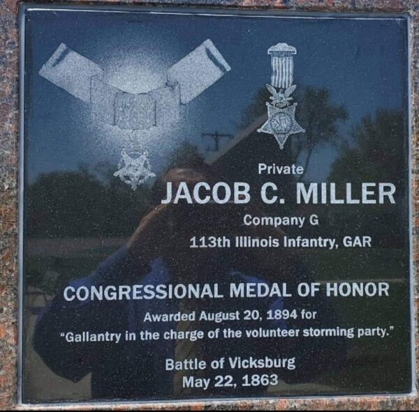 PAPILLION WAR VETERANS MEMORIAL PLAQUE A