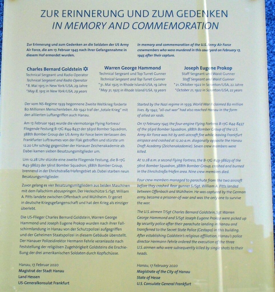 IN MEMORY AND COMMENDATION WAR MEMORIAL PANEL