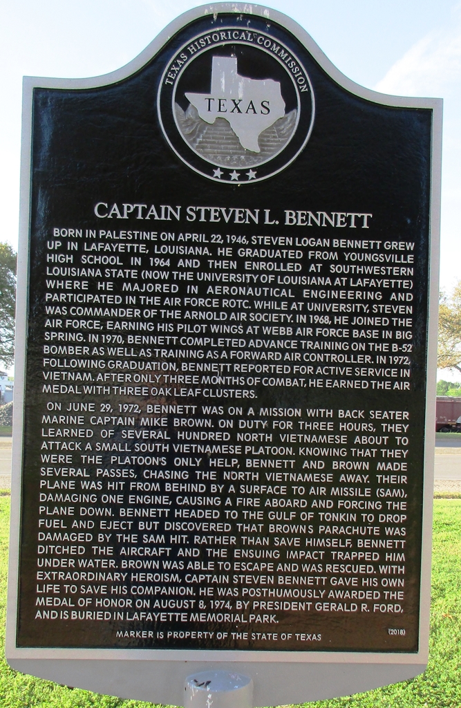 CAPTAIN STEVEN L. BENNETT MEDAL OF HONOR WAR MEMORIAL MARKER