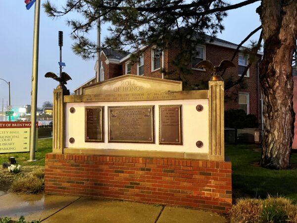 BRENTWOOD ROLL OF HONOR VETERANS MEMORIAL