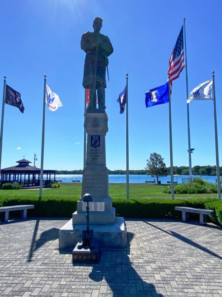 ALGONAC CIVIL WAR AND VIETNAM WAR MEMORIAL