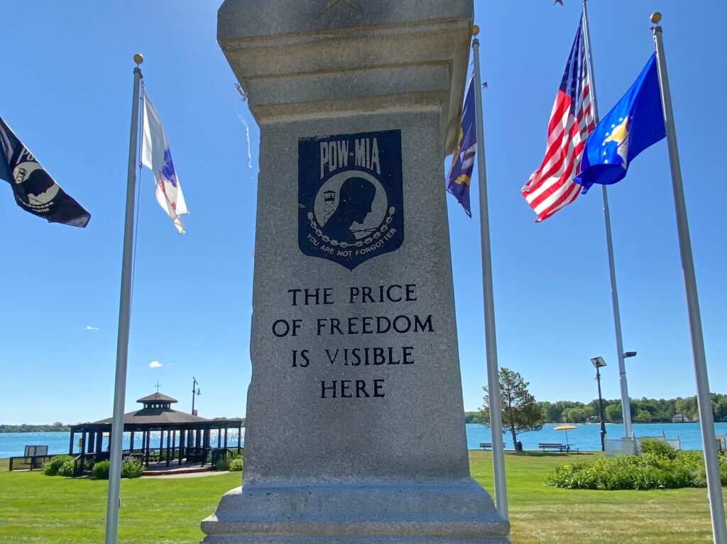 ALGONAC CIVIL WAR AND VIETNAM WAR MEMORIAL STONE B