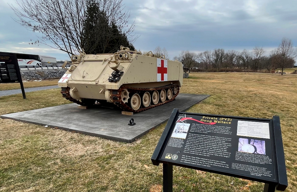 PRIVATE (PV2) DOUG WALLACE WAR MEMORIAL M113