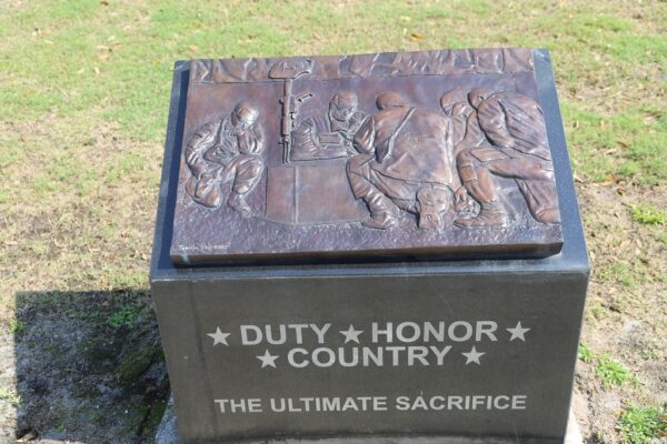 DUTY HONOR COUN TRY THE ULTIMATE SACRIFICE WAR MEMORIAL