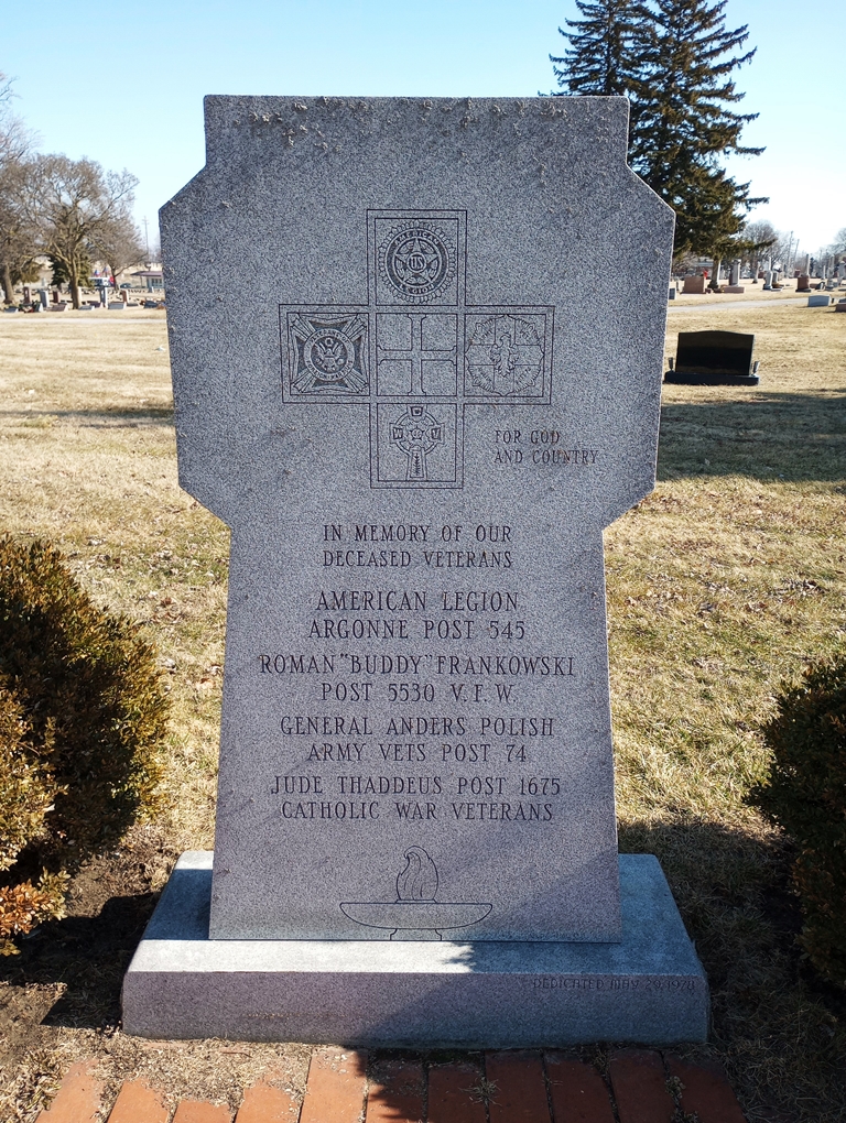 IN MEMORY OF OUR DECEASED VETERANS MEMORIAL CROSS