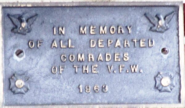 VFW POST 1031 DEPARTED COMRADES MEMORIAL PLAQUE