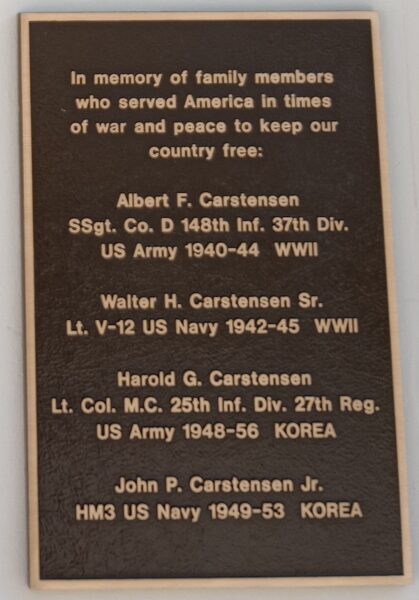 IN MEMORY OF FAMILY MEMBERS WHO SERVED WAR MEMORIAL PLAQUE