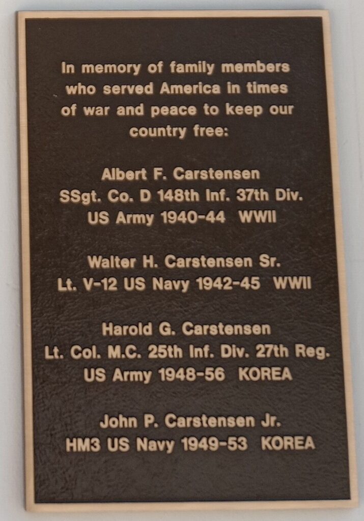 IN MEMORY OF FAMILY MEMBERS WHO SERVED WAR MEMORIAL PLAQUE