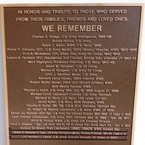 WE REMEMBER THOSE WHO SERVED WAR MEMORIAL PLAQUE E