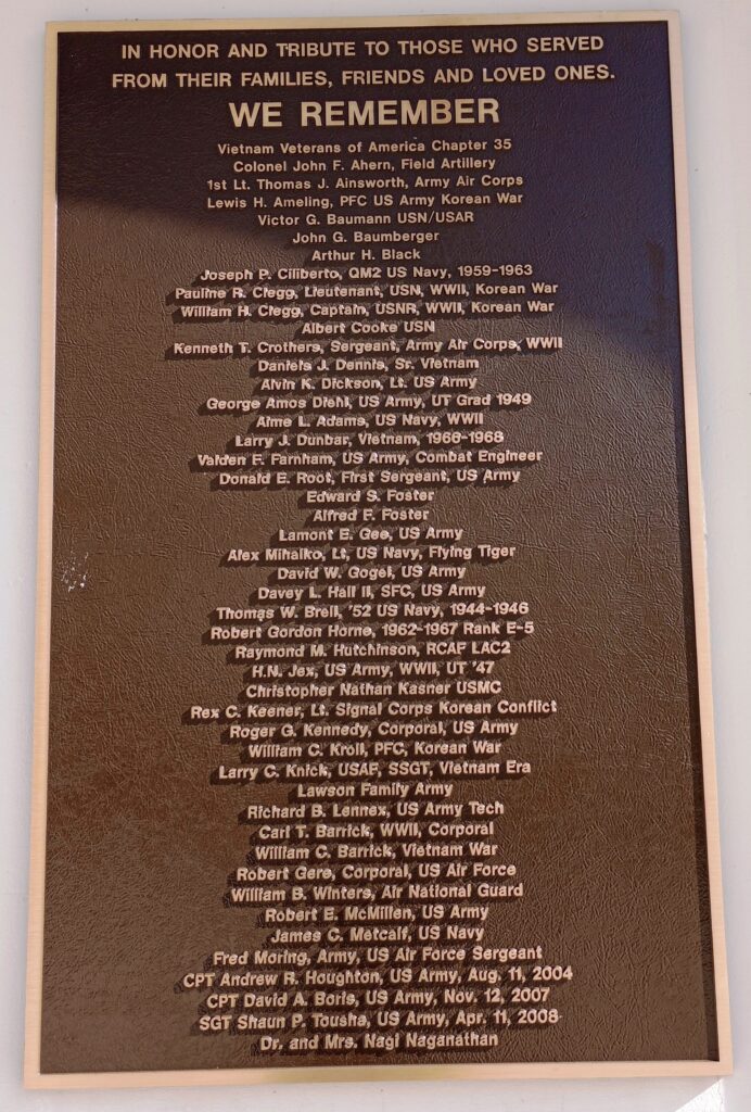 WE REMEMBER THOSE WHO SERVED WAR MEMORIAL PLAQUE D