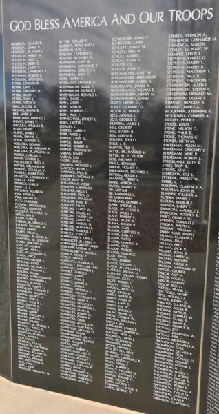 SPRINGFIELD VETERANS MEMORIAL STONE E