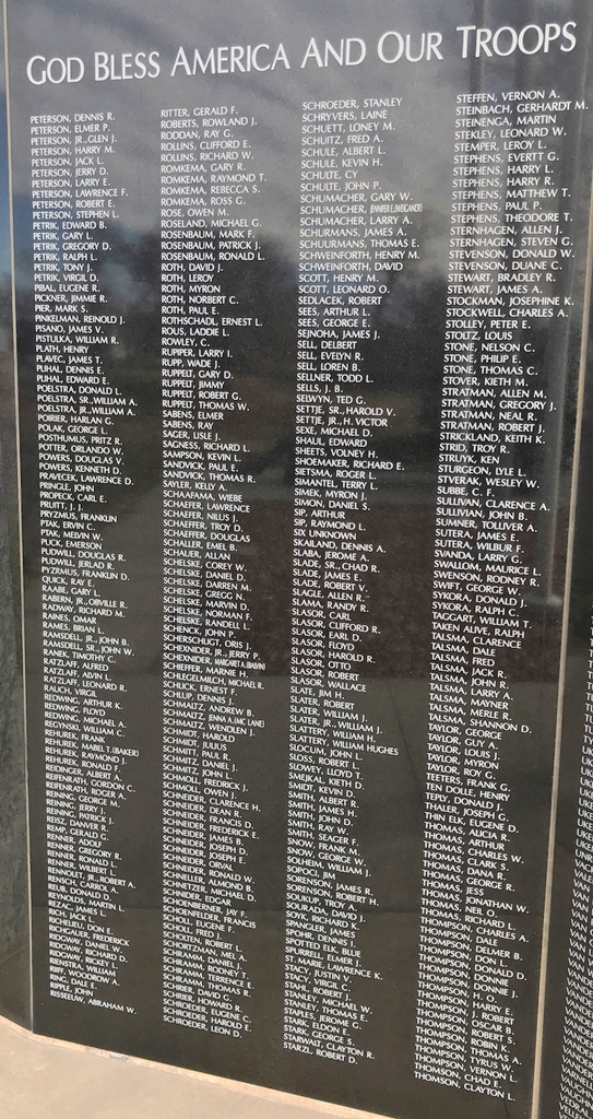 SPRINGFIELD VETERANS MEMORIAL STONE E