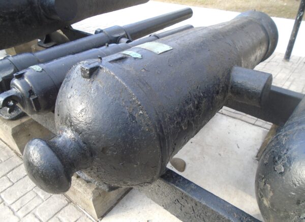 50-POUNDER CAST-IRON COLUMBIAD MEMORIAL