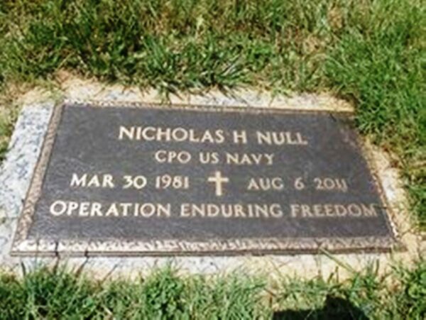 NICHOLAS H NULL WAR MEMORIAL CEMETERY STONE