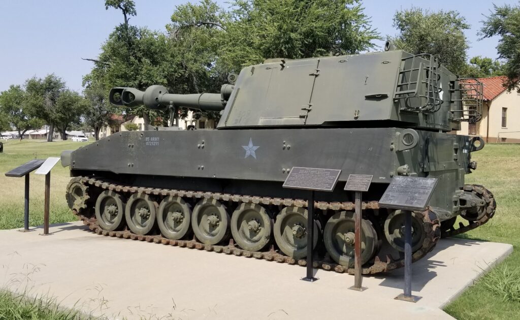 SGM IRA EDWARD WHITTAKER WAR MEMORIAL M109 HOWITZER