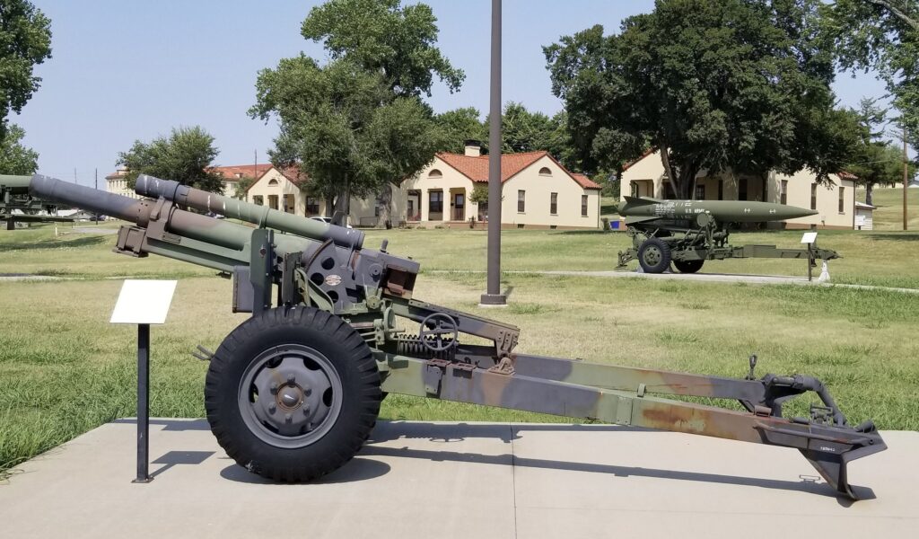 U.S. M2A1/M101A1 105MM TOWED HOWITZER MEMORIAL