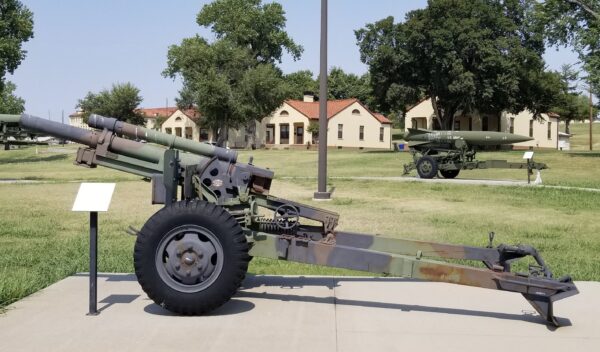 U.S. M2A1/M101A1 105MM TOWED HOWITZER MEMORIAL