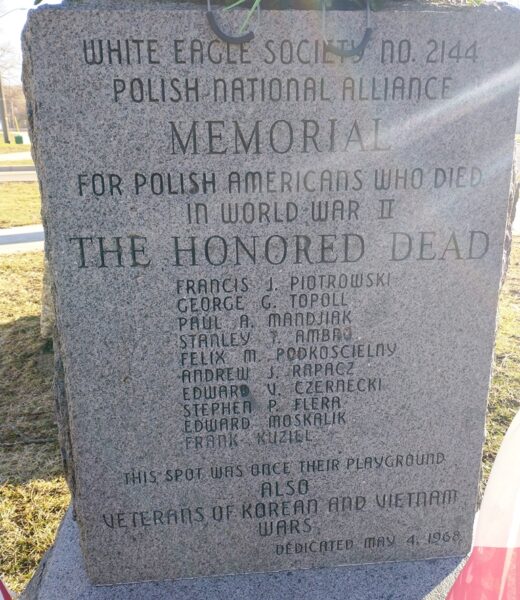 POLISH AMERICANS WHO DIED IN WORLD WAR II MEMORIAL CLOSE-UP