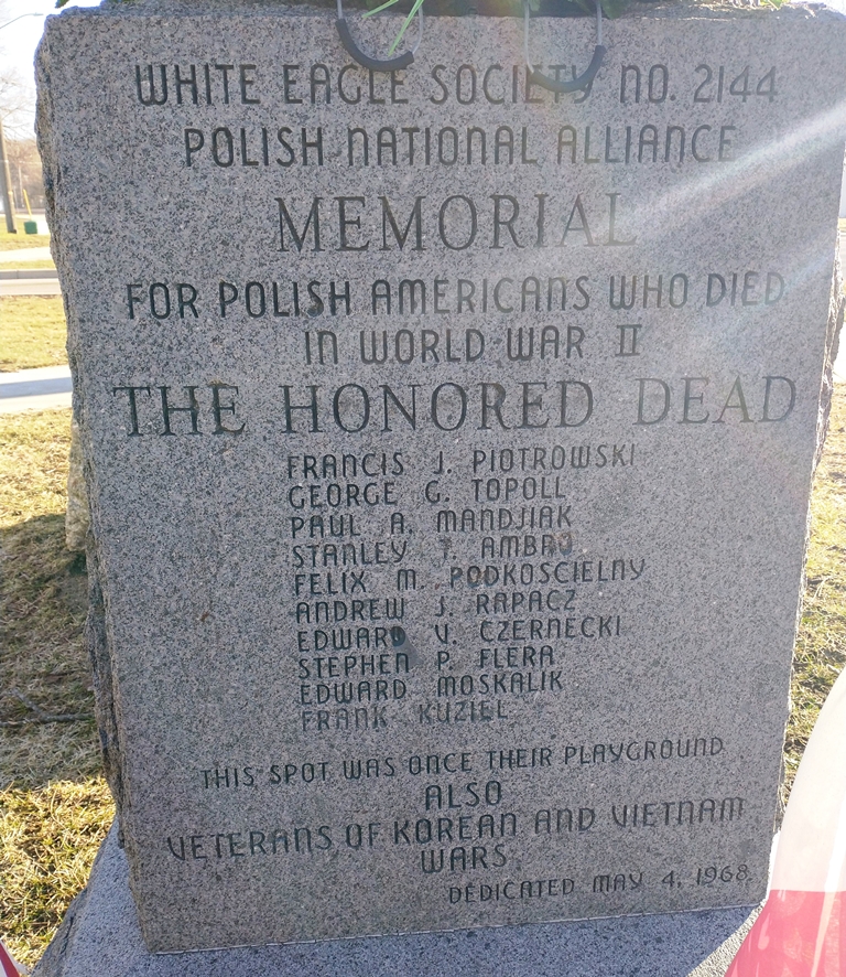 POLISH AMERICANS WHO DIED IN WORLD WAR II MEMORIAL CLOSE-UP