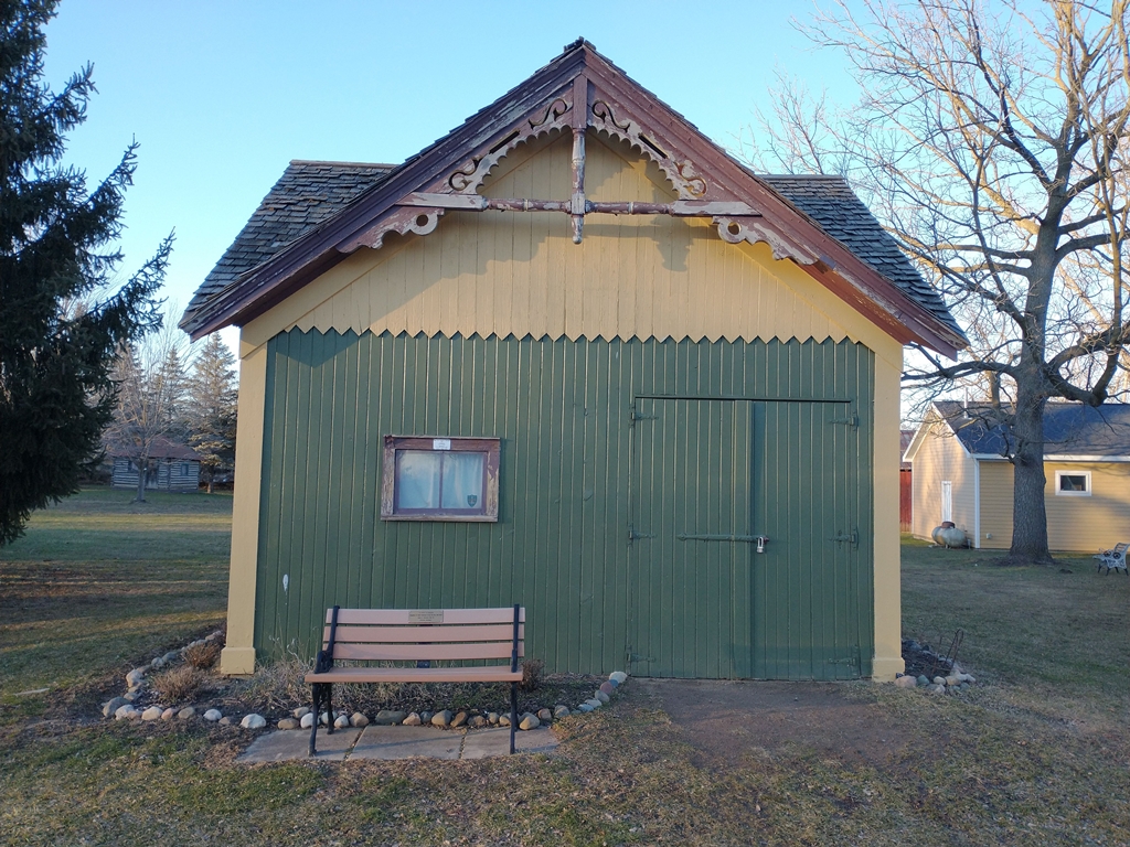 DAUGHTERS OF UNION VETERANS ALL VETERANS MEMORIAL BENCH