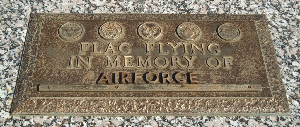 GOLD STAR MOTHERS AND VETERANS MEMORIAL PLAQUE E