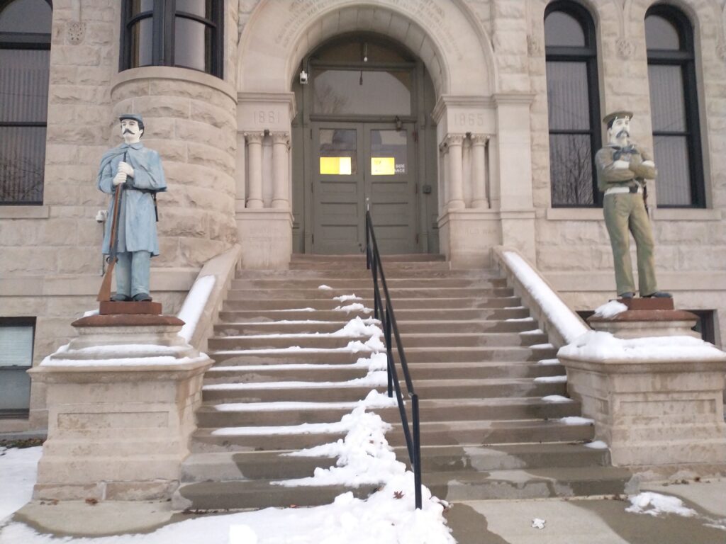 UNION SOLDIERS OF WABASH COUNTY MEMORIAL BUILDING  STATUES