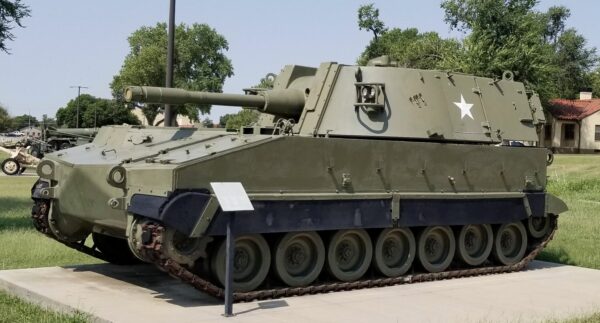 U.S. M108 105MM SELF-PROPELLED HOWITZER MEMORIAL