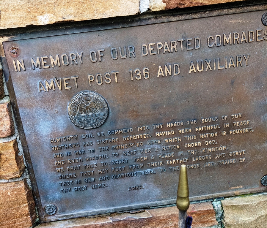 AMVETS POST 136 DEPARTED COMRADES MEMORIAL PLAQUE