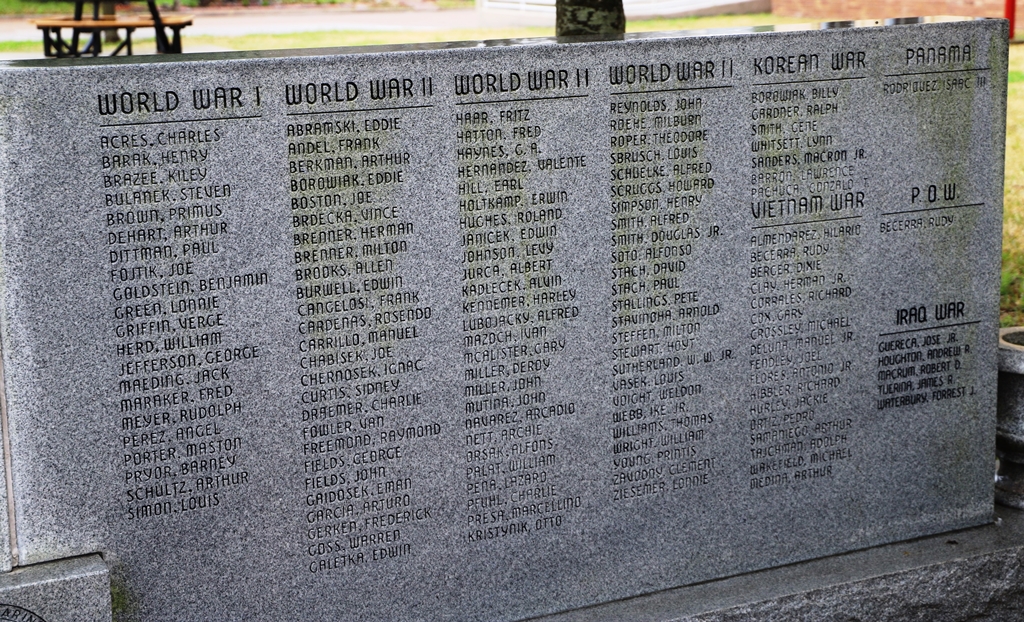 FORT BEND COUNTY SUPREME SACRIFICE WAR MEMORIAL  RIGHT STONE