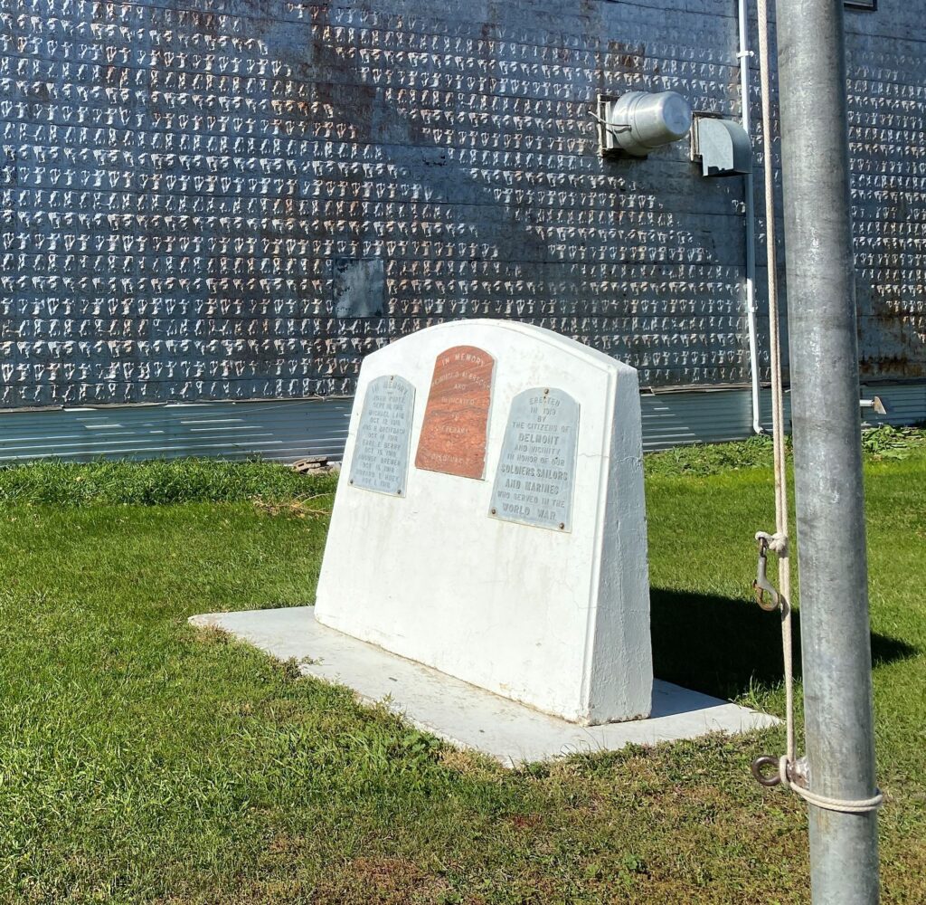 CITIZENS OF DELMONT AND VICINITY WORLD WAR MEMORIAL