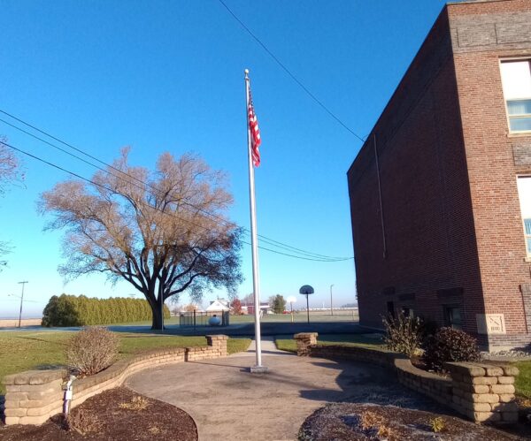 DELPHOS VETERANS MEMORIAL FLAGPOLE