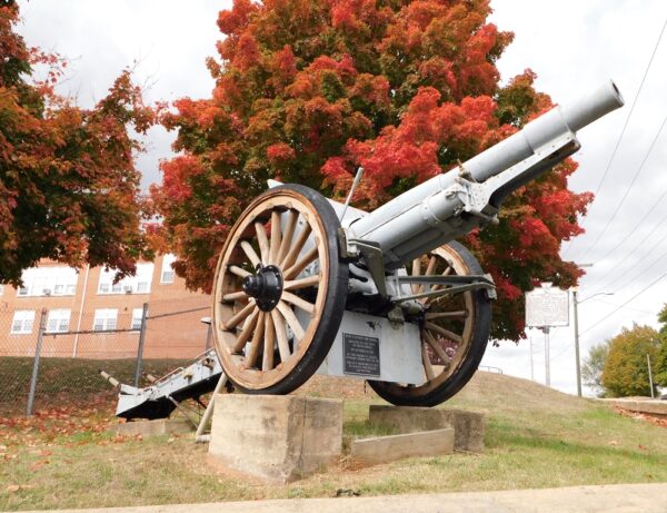 TOWN OF SHENANDOAH WWI CANNON 1906 MODEL MEMORIAL