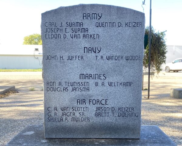 DOON WAR VETERANS MEMORIAL STONE I BACK