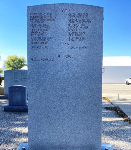 DOON WAR VETERANS MEMORIAL STONE B BACK