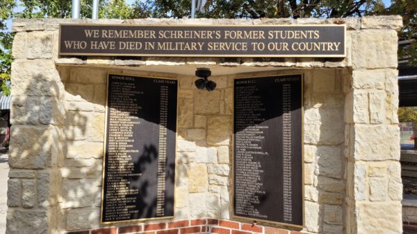 SCHREINER UNIVERSITY WAR VETERANS MEMORIAL