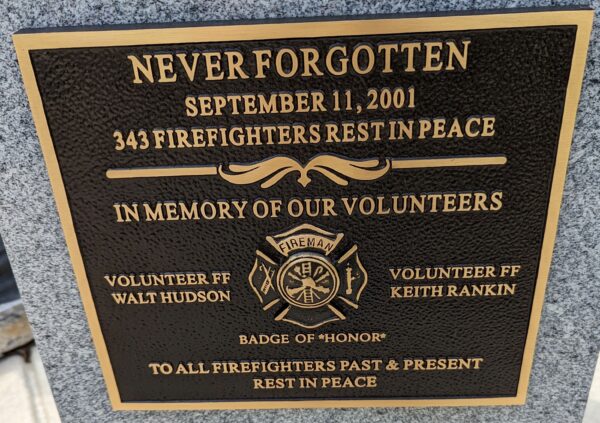 NEVER FORGOTTEN SEPTEMBER 11, 2001 MEMORIAL PLAQUE
