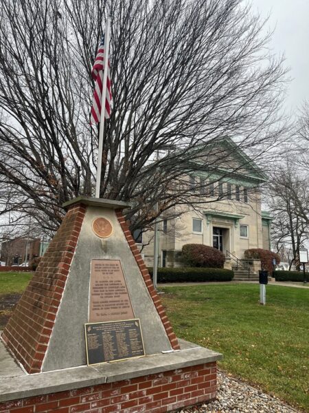 LITCHFIELD, ILLINOIS AREA WAR VETERANS MEMORIAL
