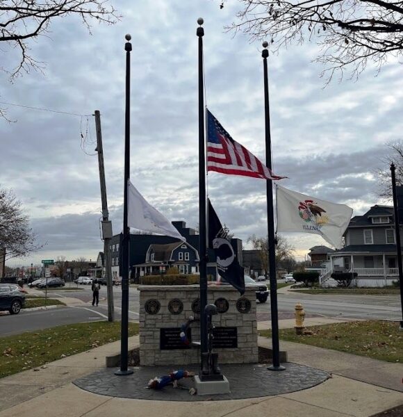 VILLAGE OF BROOKFIELD VETERANS MEMORIAL PARK BATTLEFIELD CROSS