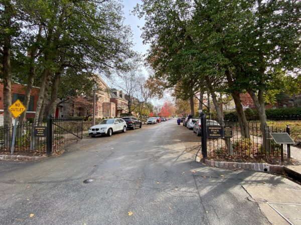 PERSHING PLACE WAR MEMORIAL