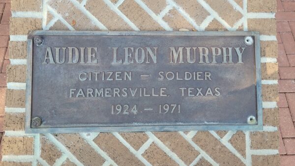 AUDIE LEON MURPHY MEDAL OF HONOR MEMORIAL PLAQUE