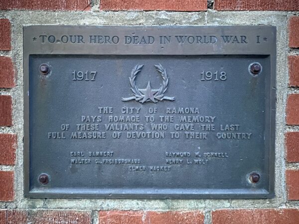 DERUNGS MEMORIAL FIELD PLAQUE B