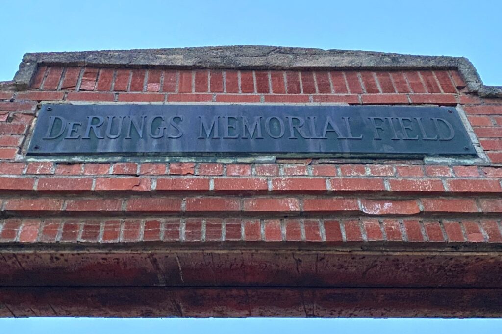 DERUNGS MEMORIAL FIELD PLAQUE A